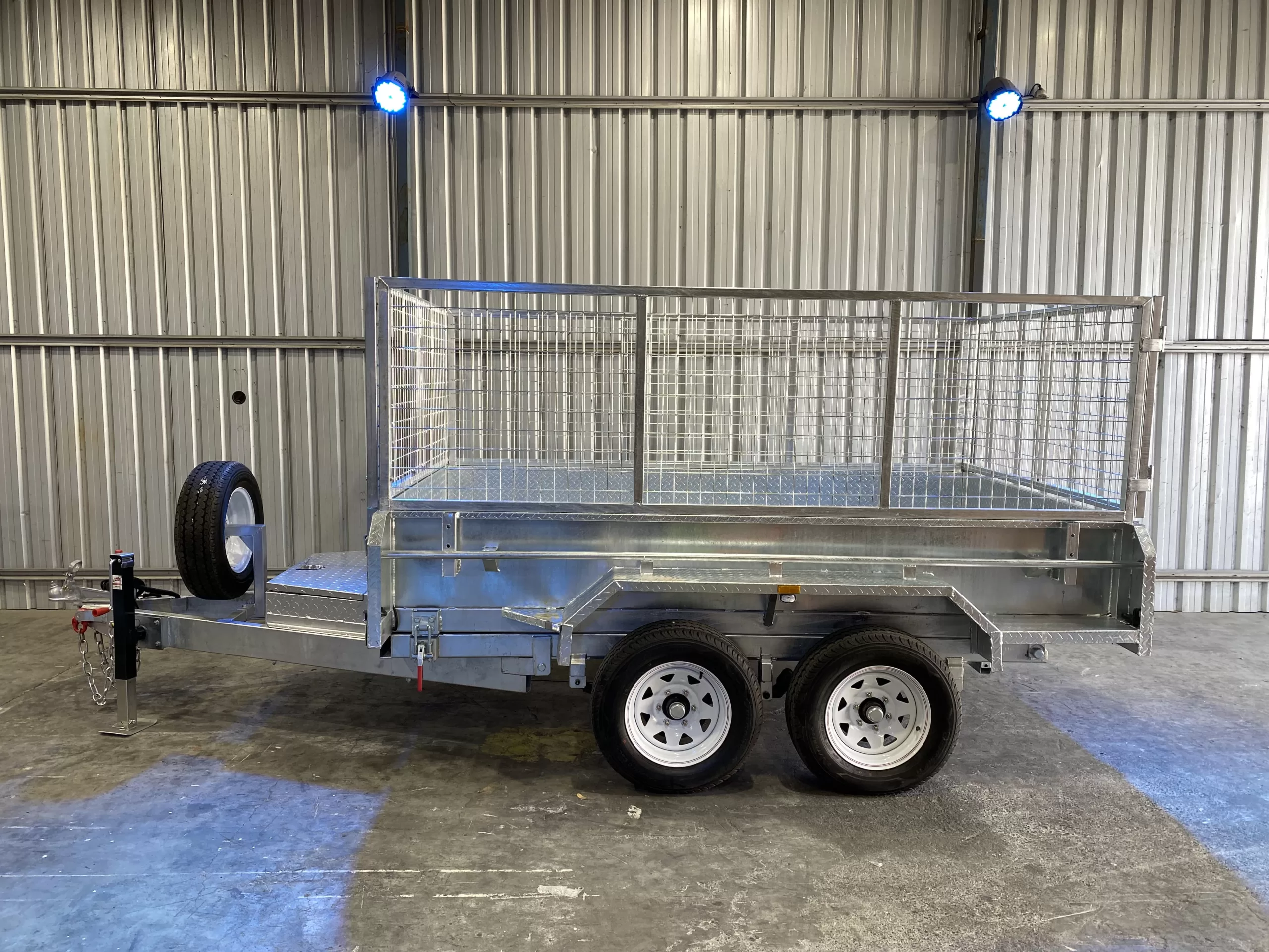 XL-Box-Tipper-Trailer-1-scaled